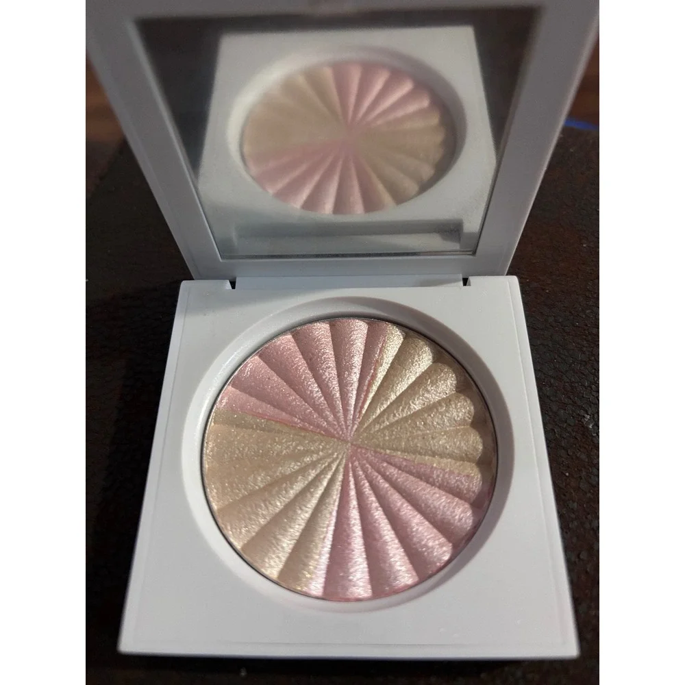 Ofra Highlighter in March Beauty Word new